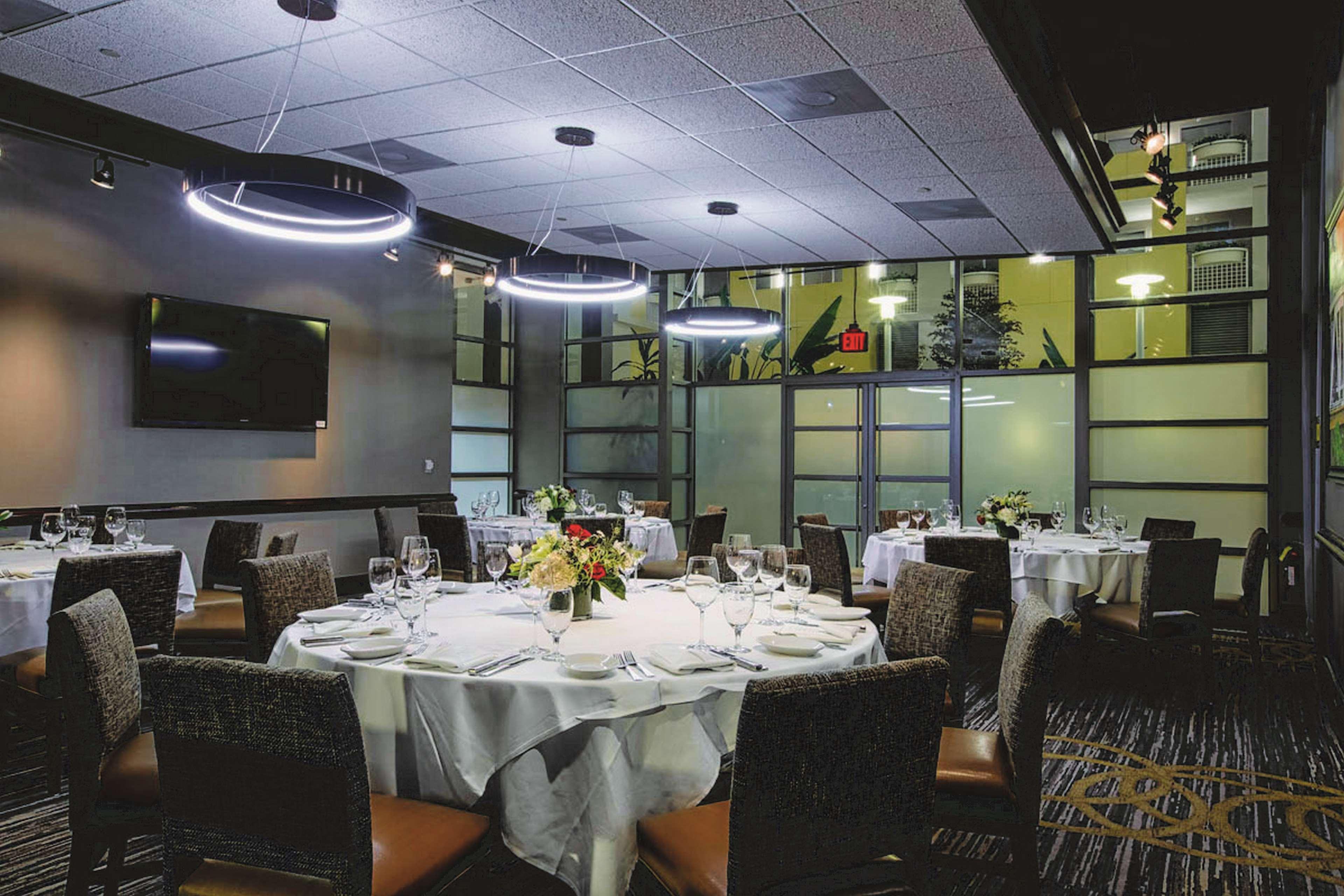 Embassy Suites By Hilton Atlanta At Centennial Olympic Park Екстериор снимка