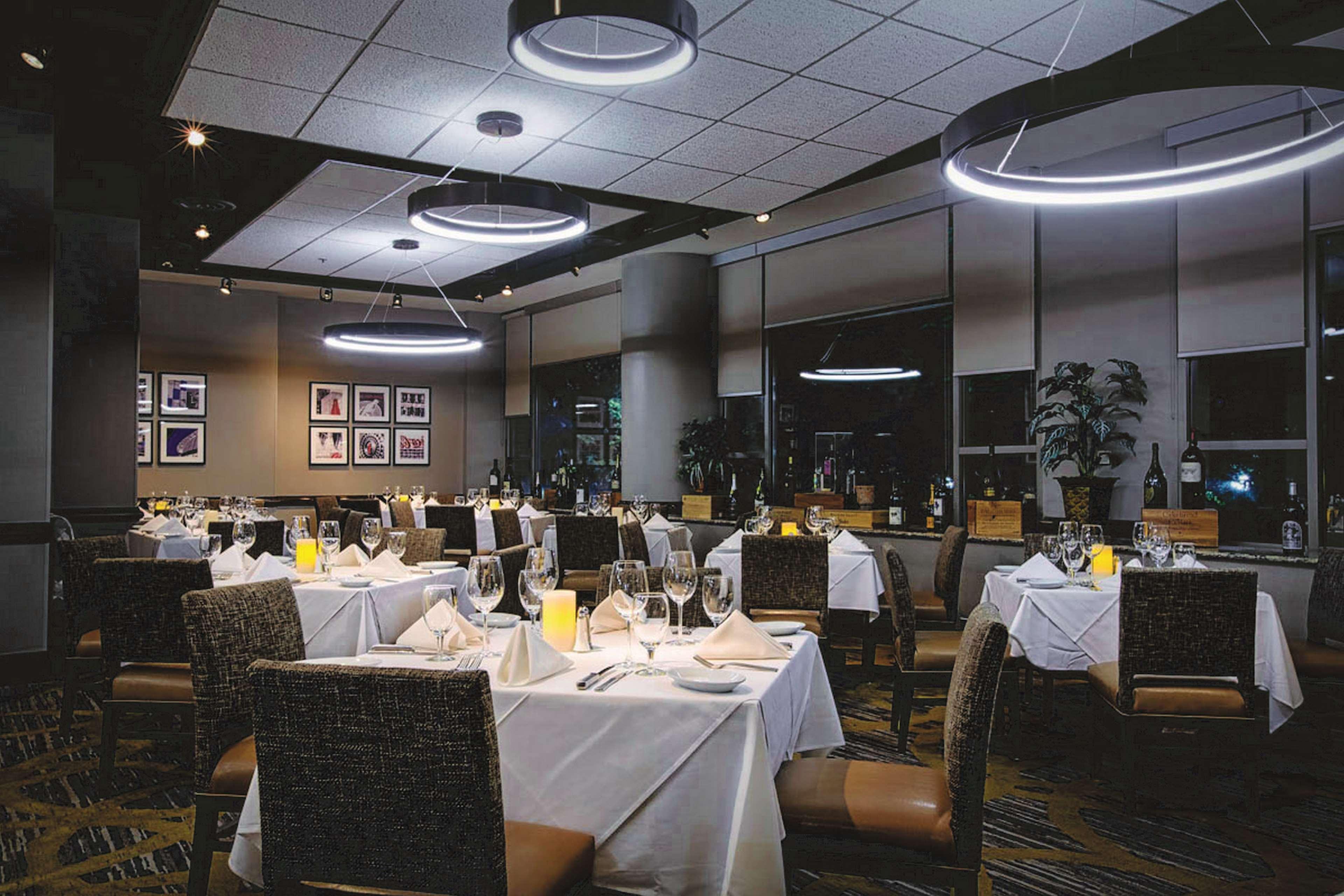 Embassy Suites By Hilton Atlanta At Centennial Olympic Park Екстериор снимка