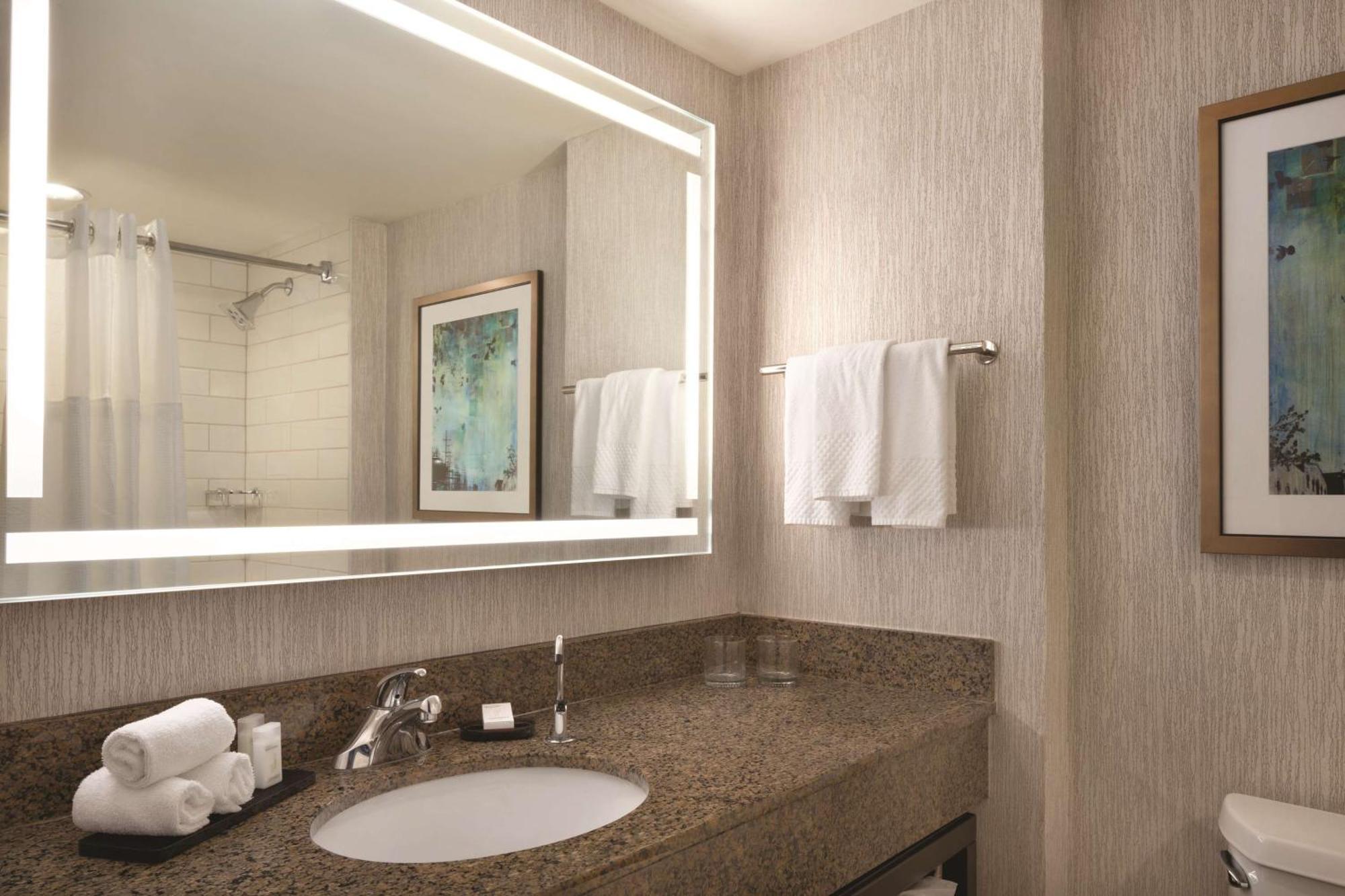 Embassy Suites By Hilton Atlanta At Centennial Olympic Park Екстериор снимка