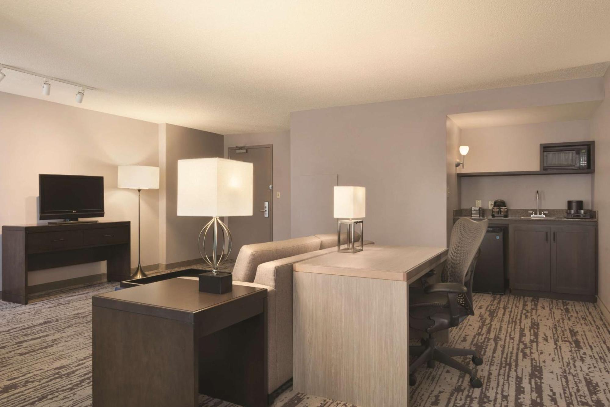 Embassy Suites By Hilton Atlanta At Centennial Olympic Park Екстериор снимка