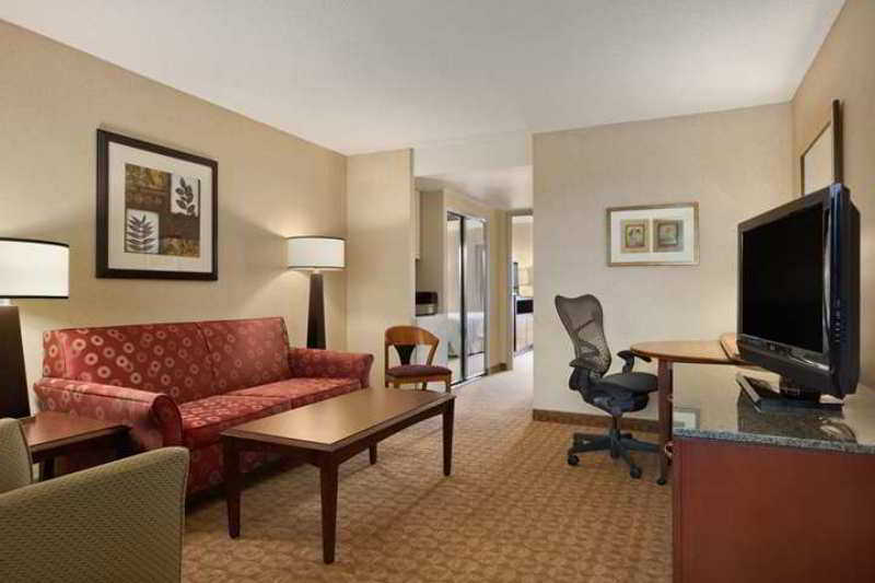 Embassy Suites By Hilton Atlanta At Centennial Olympic Park Стая снимка